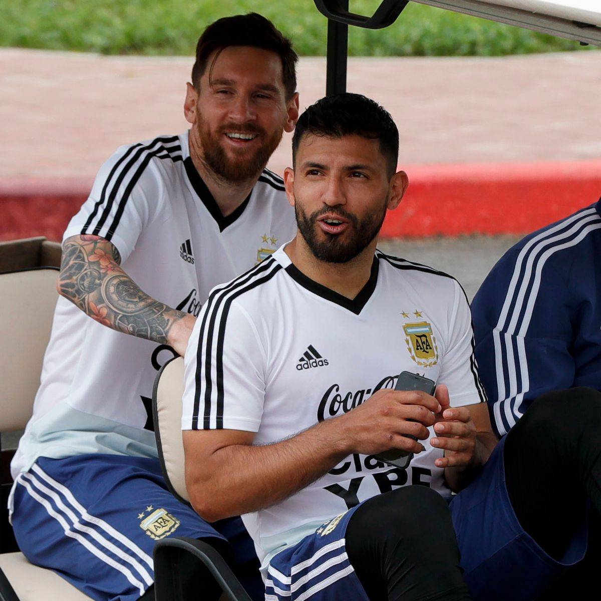 法国险胜巴黎，阿圭罗状态火热