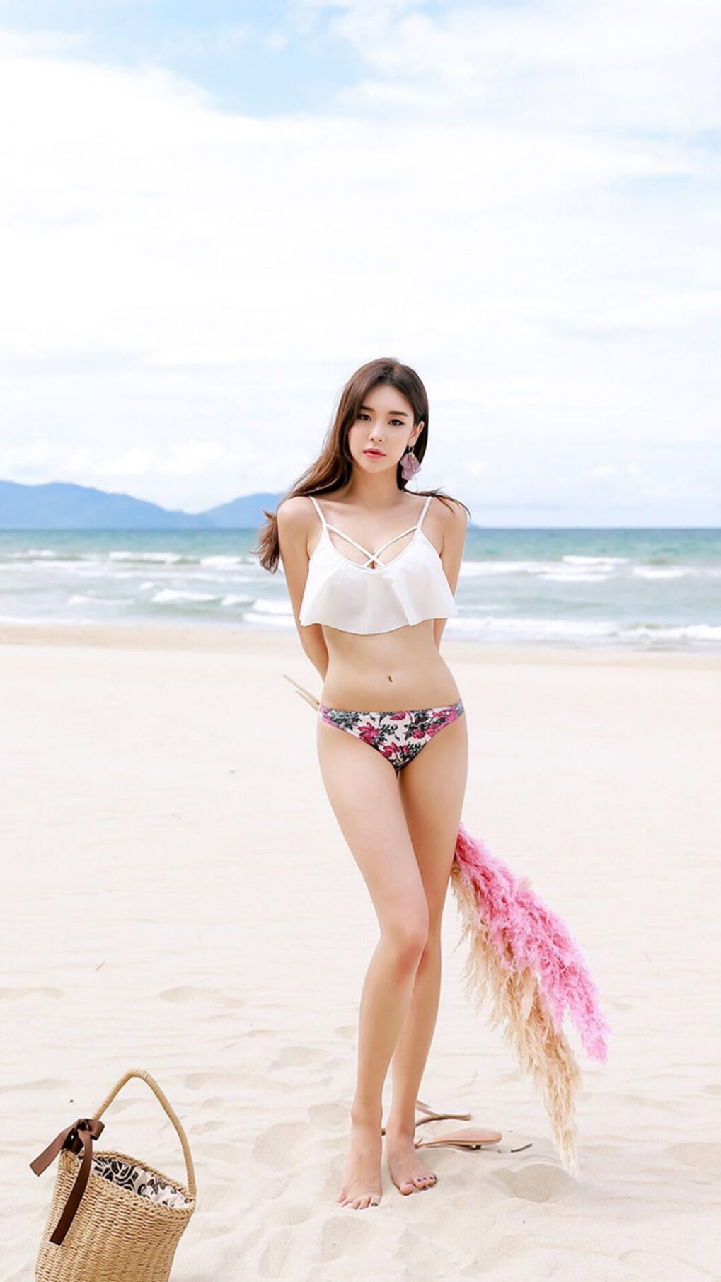 当温网的传统在拉沃尔杯的狂欢前黯然失色,西西帕斯用灵魂点燃网球的另一种可能