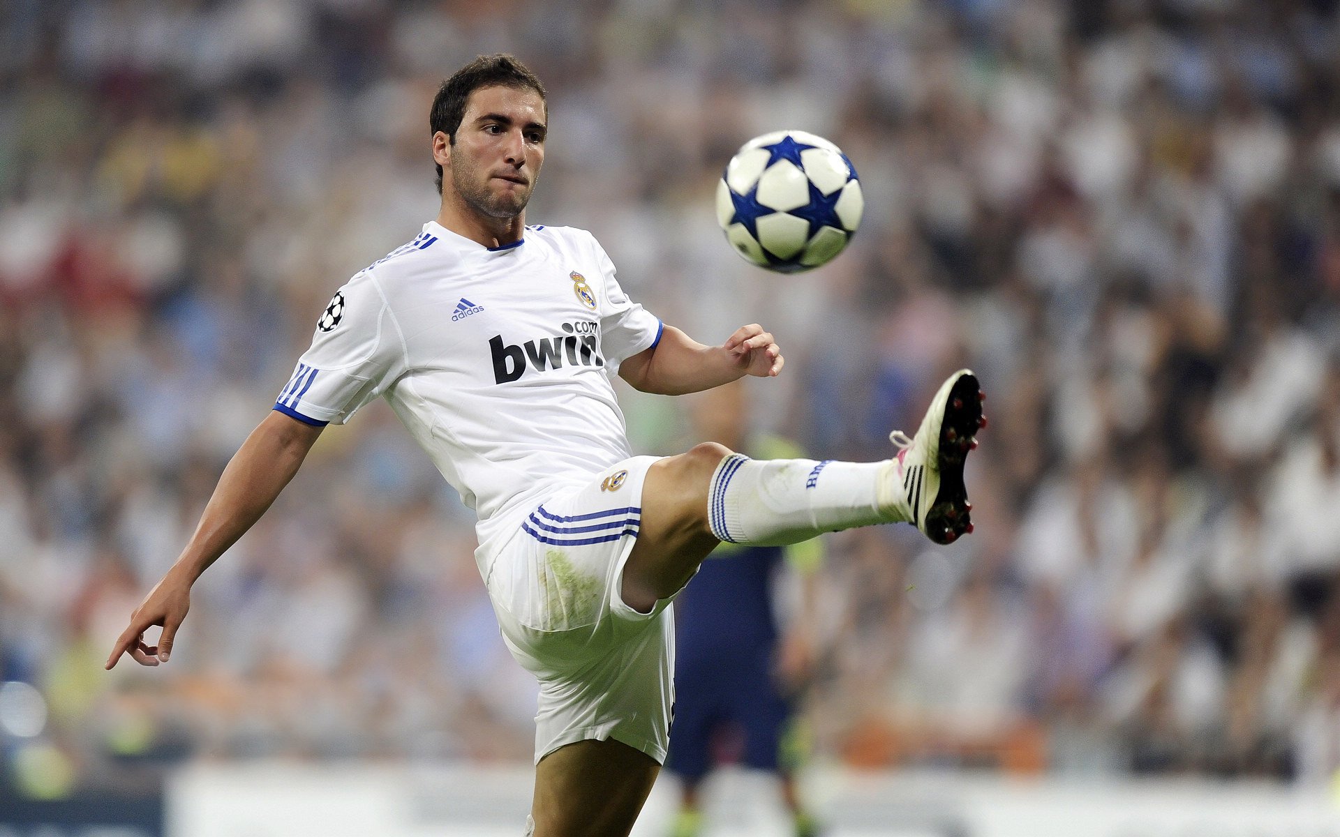 爱游戏在线-当国王戴上王冠，关键先生约基奇如何终结勇士时代