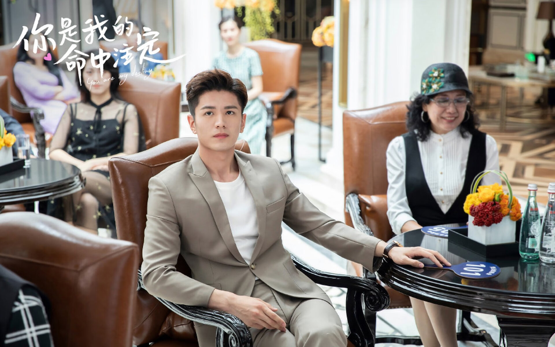 黑色0.3秒！浓眉39+20弑旧主，灰熊双塔在他面前集体沉默