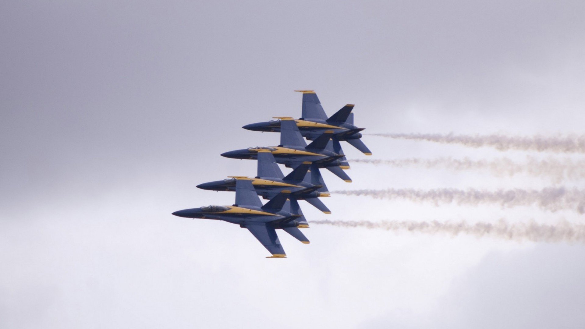 当罗马军团在多特蒙德主场升起，拉什福德攻防两端的孤独统治