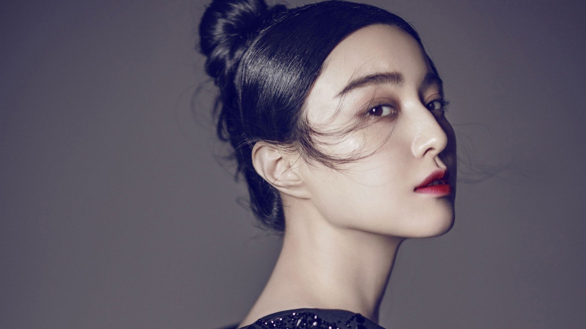 绿茵与街道同日奏响，当极致控制欲奏响双重狂想